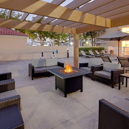 Courtyard By Marriott Fort Lauderdale North/Cypress Creek Екстер'єр фото