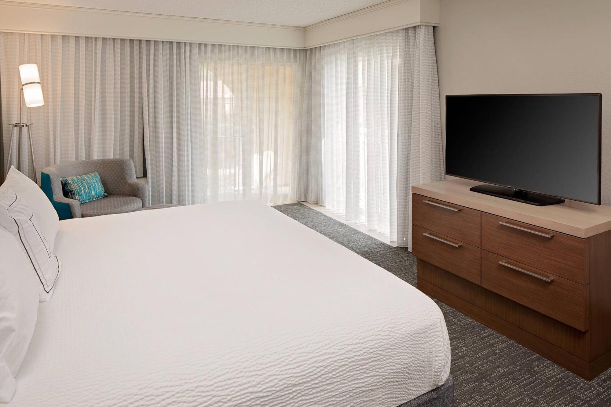 Courtyard By Marriott Fort Lauderdale North/Cypress Creek Екстер'єр фото