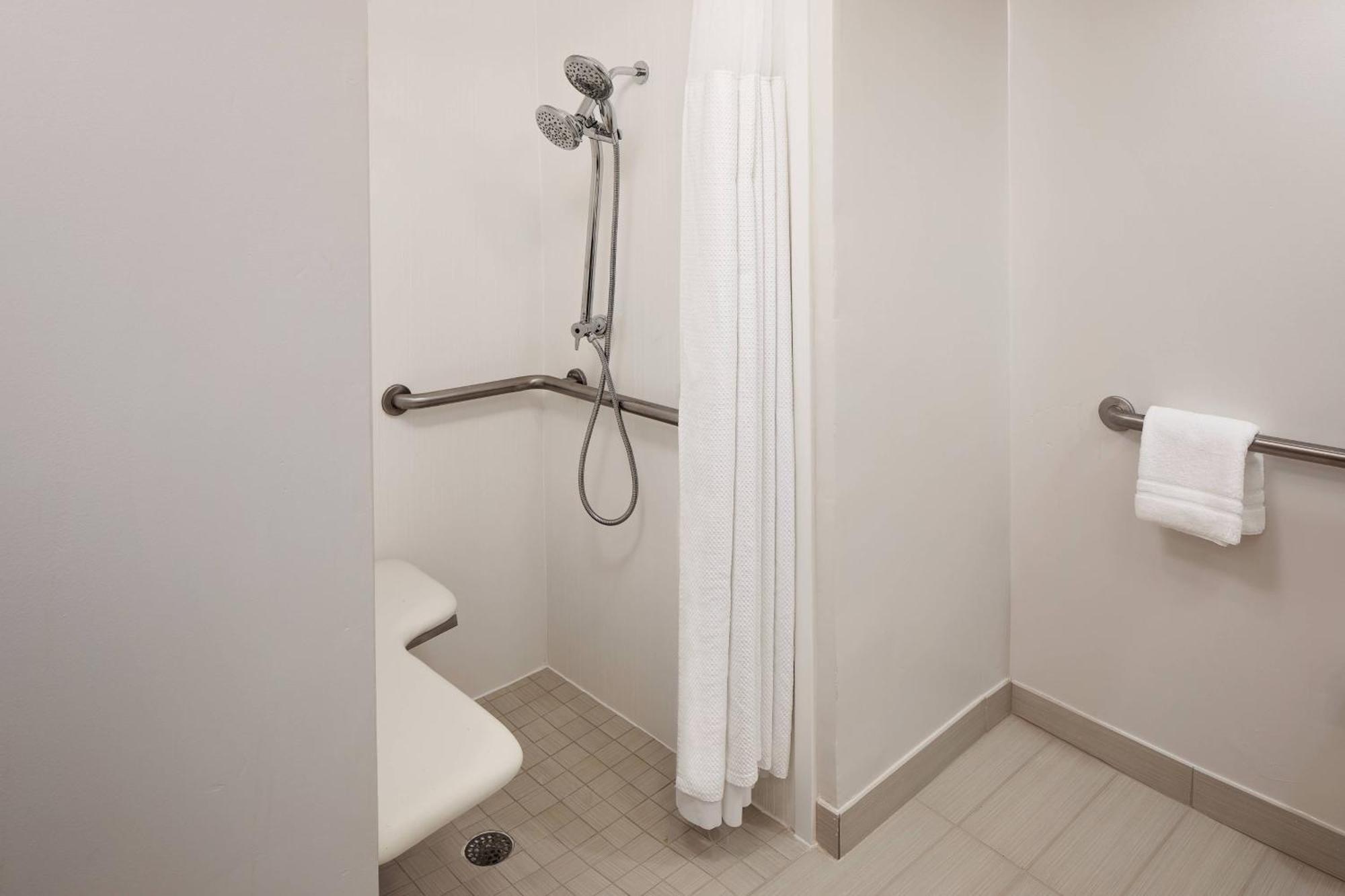 Courtyard By Marriott Fort Lauderdale North/Cypress Creek Екстер'єр фото