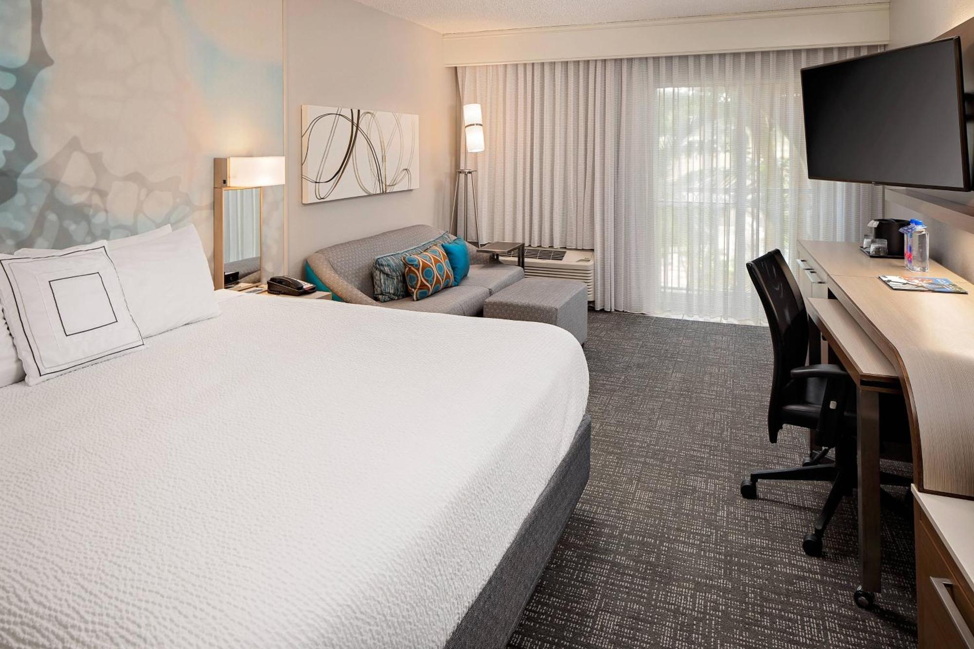 Courtyard By Marriott Fort Lauderdale North/Cypress Creek Екстер'єр фото
