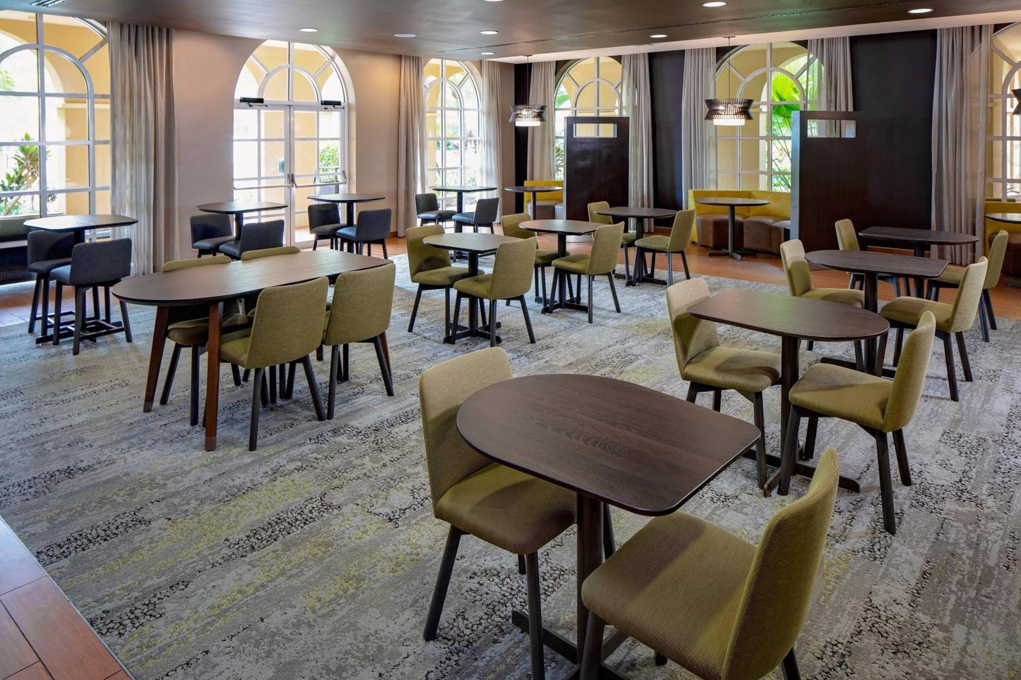 Courtyard By Marriott Fort Lauderdale North/Cypress Creek Екстер'єр фото