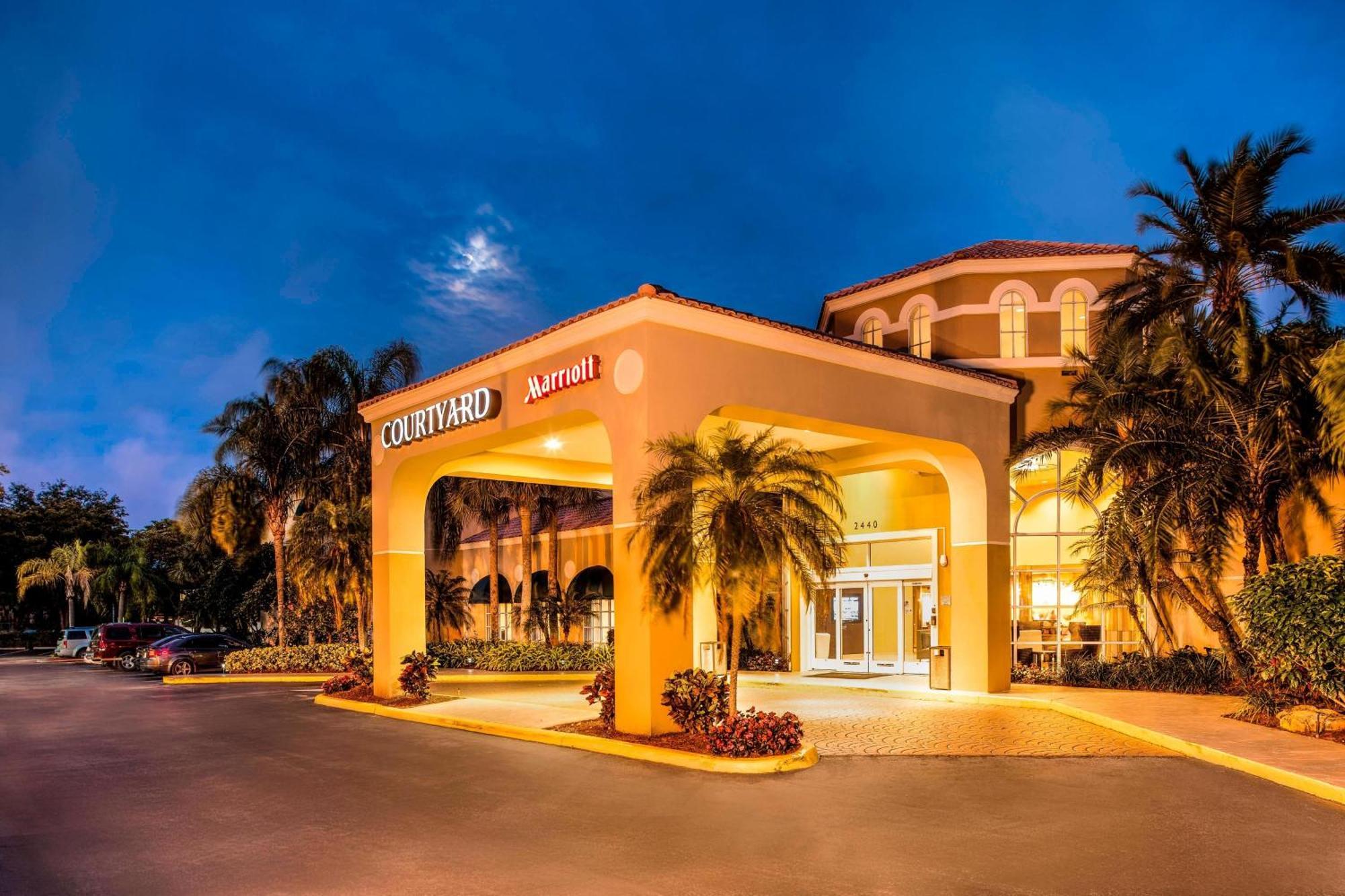 Courtyard By Marriott Fort Lauderdale North/Cypress Creek Екстер'єр фото