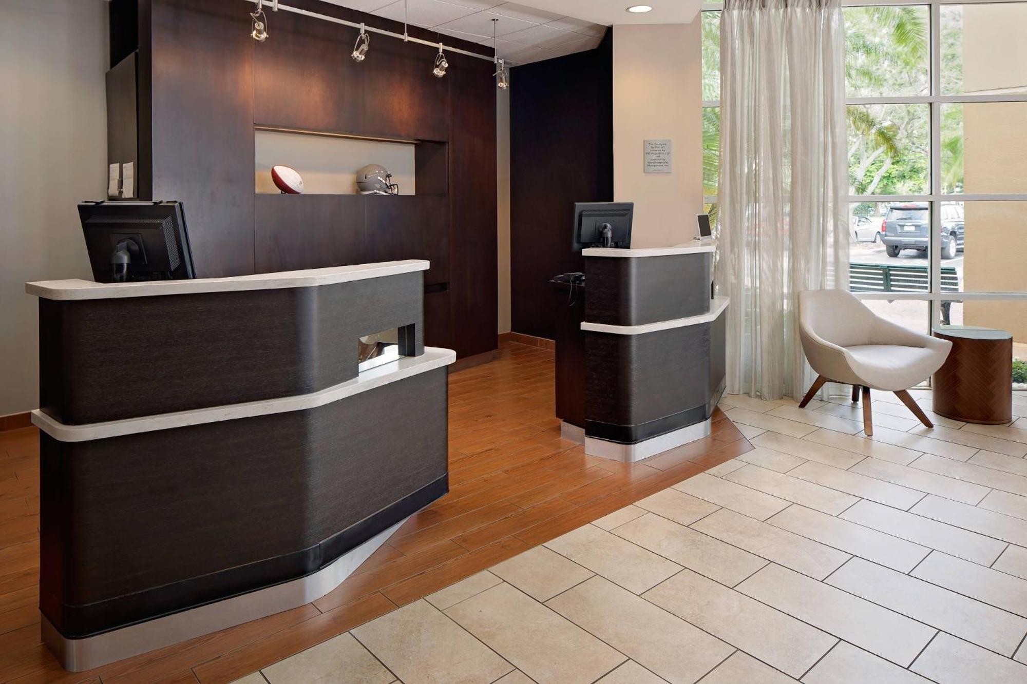 Courtyard By Marriott Fort Lauderdale North/Cypress Creek Екстер'єр фото