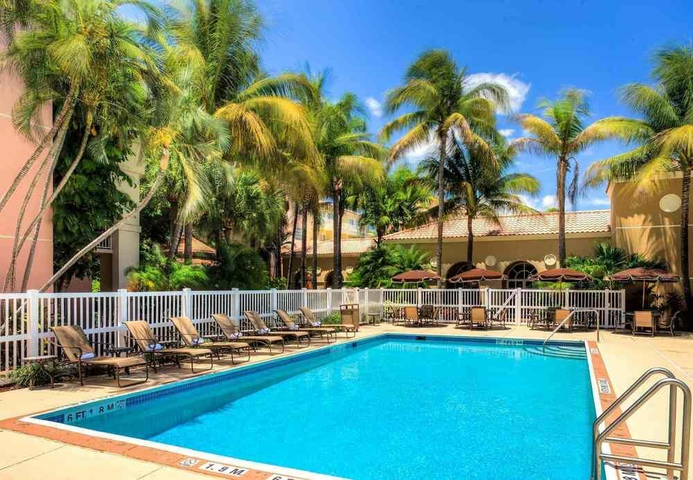 Courtyard By Marriott Fort Lauderdale North/Cypress Creek Екстер'єр фото